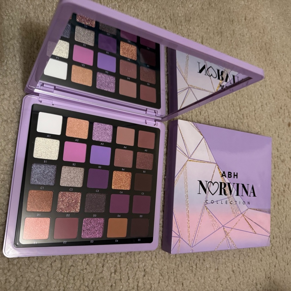 Anastasia Beverly Hills Norvina Eyeshadow Palette - Purple and Pink Shades - Picture 2 of 3
